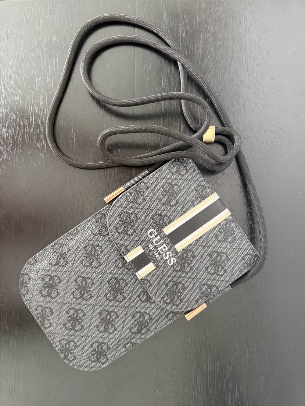 GUESS Black Logo Crossbody Phone Body Bag with Stripe Accent Size 7.5” x 4.7”